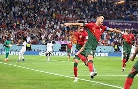 欧冠早报：登贝莱2球2助巴黎登顶 英超4队亮相全胜